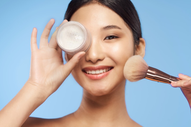 Main Petak Umpet Sama Pori-Pori? Loose Powder Ini Juaranya!